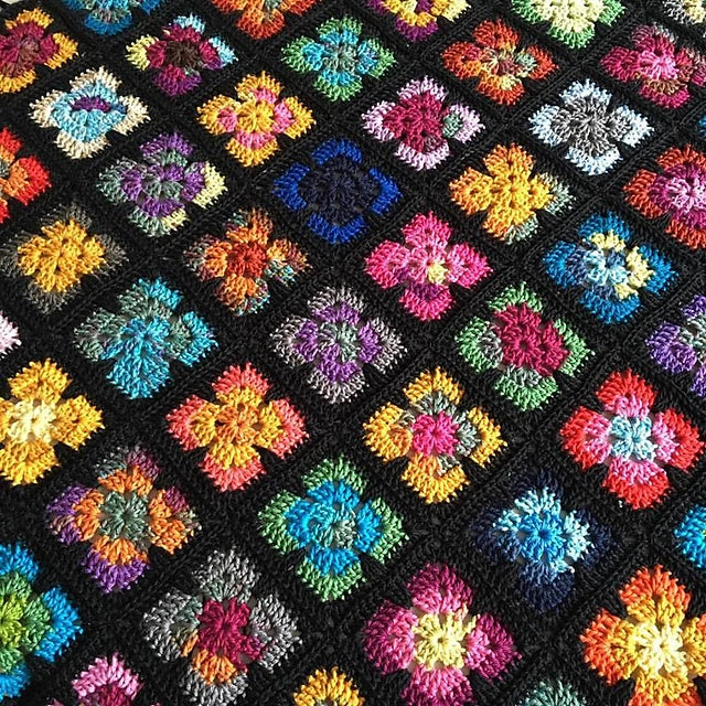 Retro Vibe Granny Square Crochet Pattern — Textured Color Motif for Blankets
